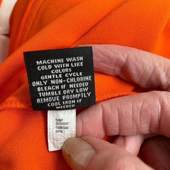 Scalloped edge sleeveless shirt - Picture 6 of 6